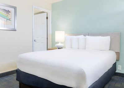 A picture of one of the beds in the 2 Room 2 Queen at Beachside PCB