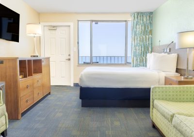 A picture of one of the 2 rooms 2 queen beds at Beachside PCB