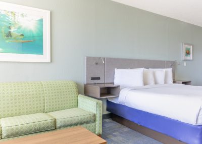 Picture of the King Bed room with the couch at Beachside PCB